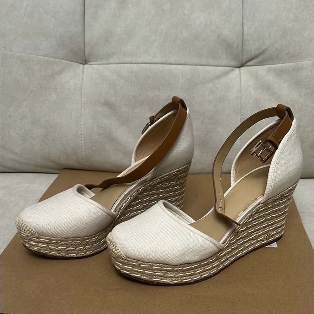 Elegant Beige Wedge Espadrilles